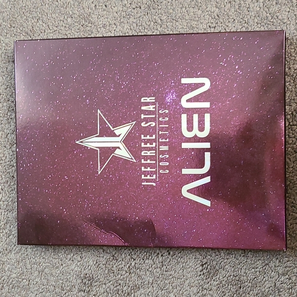 Jeffree Star Other - Jeffree Star Cosmetics Alien Eyeshadow Palette